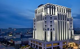 โรงแรม เรทัช รอยัล อิสตันบูล